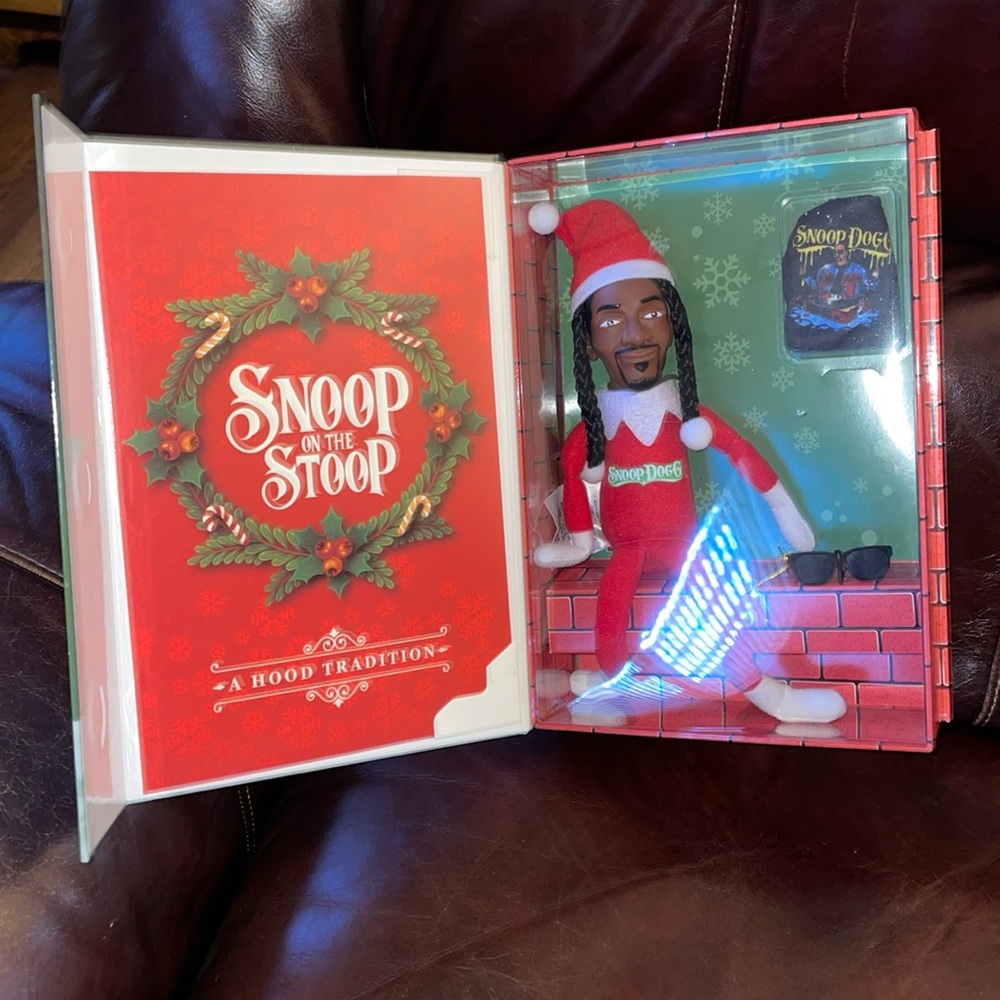Snoop Dogg Snoop on a Stoop Christmas Elf Doll NEW IN BOX